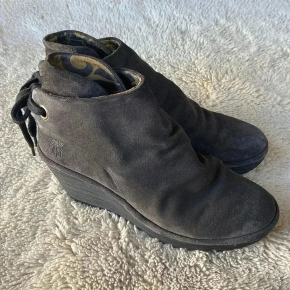 FLY London | Yaman Wedge Ankle Booties in Grey Suede Size 39/8-8.5 - Picture 1 of 6